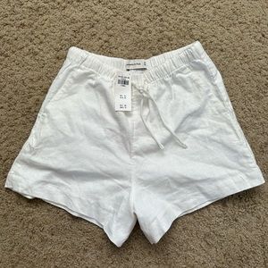 Abercrombie & Fitch - Women’s white linen-blend pull on shorts